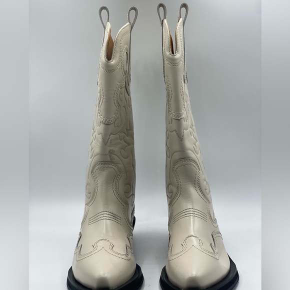 GANNI Boots size 7
, White Mid Shaft
- Embroidered Western see *NOTE* - Picture 2 of 8